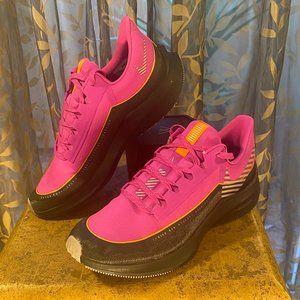 Nike ZOOM WINFLO 6 Shield Running Shoes in Fire Pink